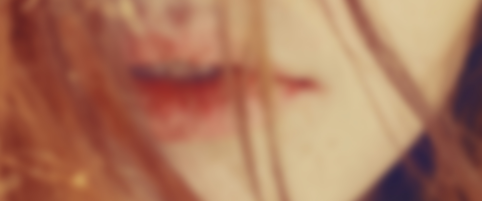 Modella sfocata | Kléral System